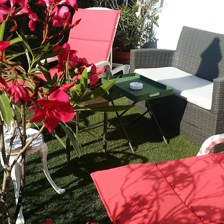 Alan Robert's Otel 2*